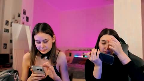 Adeletall and Aliya online show from 12-18-25, 12:44