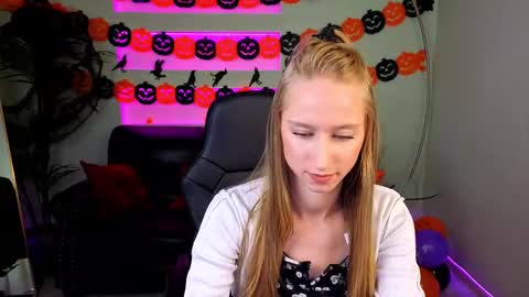 Snapshot of duimovochka chatting on 10-29-25, 09:22 duimovochka online show from 10-29-25, 09:22