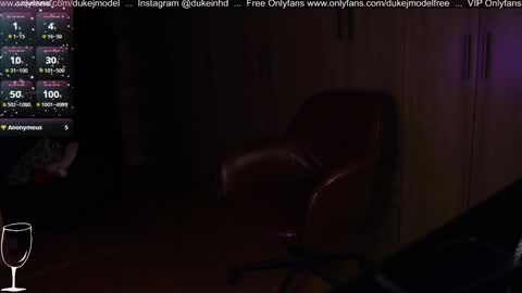 Snapshot of duke_j chatting on 01-09-25, 11:24 DUKE J              online show from 01-09-25, 11:24