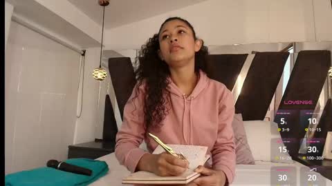 Snapshot of dulce__candy_ chatting on 10-01-25, 01:17  Dulce Candy  online show from 10-01-25, 01:17