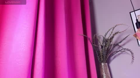 dulce__fiore07 online show from 11-22-25, 12:26