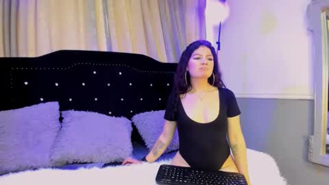 Dulce  online show from 10-20-25, 12:38