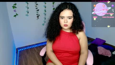 Snapshot of dulce_julieta_ chatting on 12-30-24, 01:48 Dulce online show from 12-30-24, 01:48