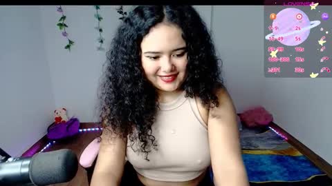 Snapshot of dulce_julieta_ chatting on 01-28-25, 06:07 Dulce online show from 01-28-25, 06:07
