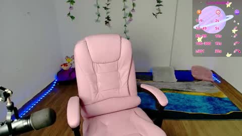 Snapshot of dulce_julieta_ chatting on 02-17-25, 07:10 Dulce online show from 02-17-25, 07:10