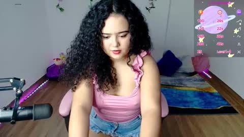 Snapshot of dulce_julieta_ chatting on 02-27-25, 08:20 Dulce online show from 02-27-25, 08:20