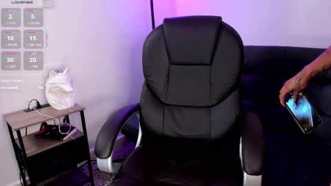 Kitty online show from 11-19-25, 03:28