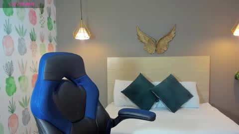 V I C T O R I A online show from 02-17-25, 03:20