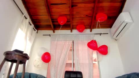 Snapshot of dulce_y_jhoselin chatting on 02-12-26, 09:21 Dulce Y Jhoselin online show from 02-12-26, 09:21