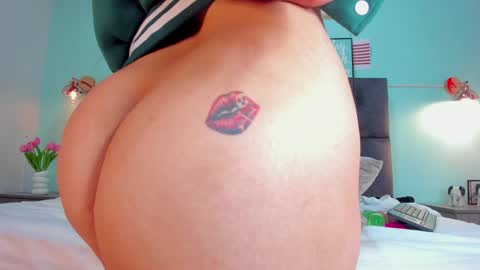 Snapshot of dulceaurora_ chatting on 01-31-25, 08:54 DULCE AURORA online show from 01-31-25, 08:54