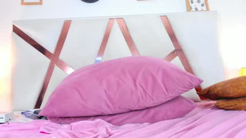 Snapshot of dulceaurora_ chatting on 02-06-25, 05:57 DULCE AURORA online show from 02-06-25, 05:57