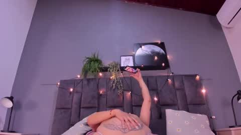 Snapshot of dulceaurora_ chatting on 11-04-25, 02:43 DULCE AURORA online show from 11-04-25, 02:43