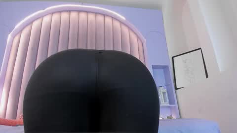 Snapshot of dulceaurora_ chatting on 11-29-25, 12:02 DULCE AURORA online show from 11-29-25, 12:02