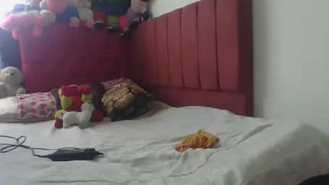 Snapshot of dulcekatty18 chatting on 09-14-25, 05:01 dulcekatty18 online show from 09-14-25, 05:01