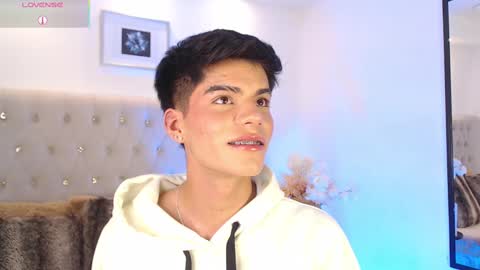 Dulcey online show from 09-22-25, 05:20