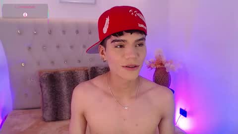 Dulcey online show from 11-22-25, 04:44