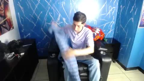 Snapshot of dumbito73 chatting on 03-07-25, 08:55 Dumbito73 online show from 03-07-25, 08:55