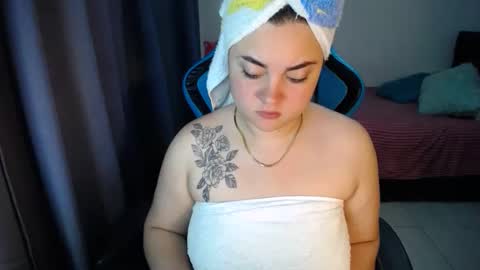 Snapshot of dumont_model chatting on 01-18-25, 11:33 Nicole   online show from 01-18-25, 11:33