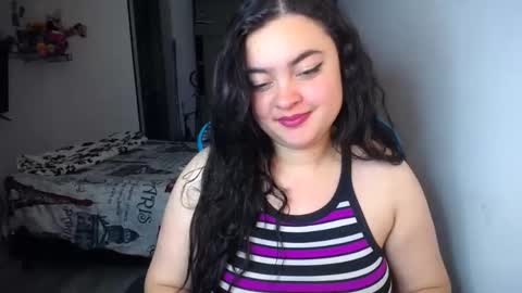 Snapshot of dumont_model chatting on 09-19-25, 06:37 Nicole   online show from 09-19-25, 06:37