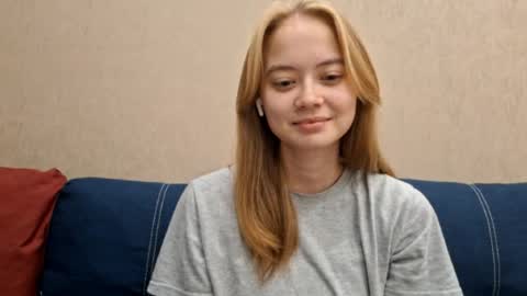 Snapshot of dustidickirson chatting on 09-16-25, 03:13 Alisa online show from 09-16-25, 03:13
