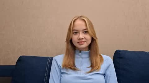 Snapshot of dustidickirson chatting on 09-29-25, 04:12 Alisa online show from 09-29-25, 04:12