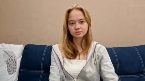 Snapshot of dustidickirson chatting on 10-07-25, 04:26 Alisa online show from 10-07-25, 04:26