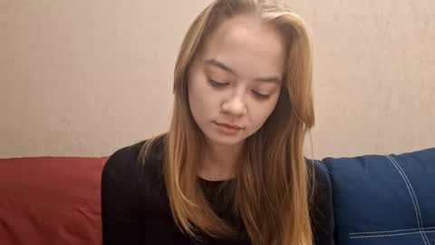 Snapshot of dustidickirson chatting on 10-23-25, 03:11 Alisa online show from 10-23-25, 03:11