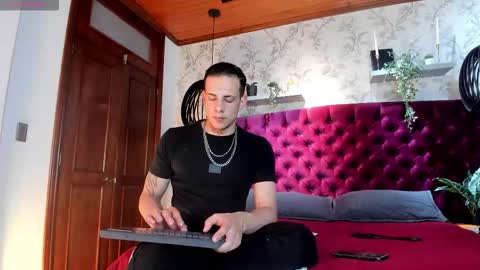 Dustin Sonne online show from 11-11-25, 04:01