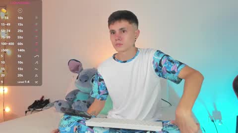 Snapshot of dustinlevine chatting on 01-16-25, 12:45 Dustin Levy online show from 01-16-25, 12:45