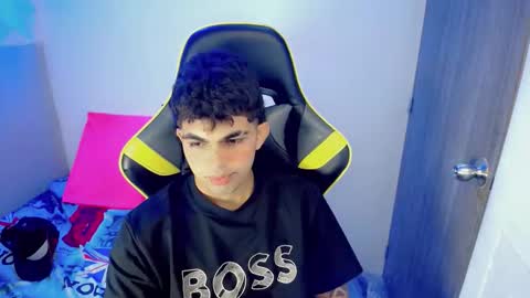 Snapshot of dustyy_33 chatting on 02-25-26, 07:01 DUSTY online show from 02-25-26, 07:01