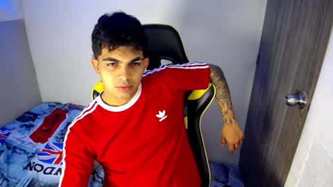 Snapshot of dustyy_33 chatting on 02-26-26, 12:48 DUSTY online show from 02-26-26, 12:48