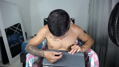 Snapshot of duvian_20 chatting on 03-04-25, 01:55 Duvian online show from 03-04-25, 01:55