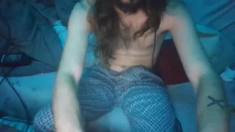 Snapshot of dv3nd3 chatting on 02-17-26, 01:02 dv3nd3 online show from 02-17-26, 01:02