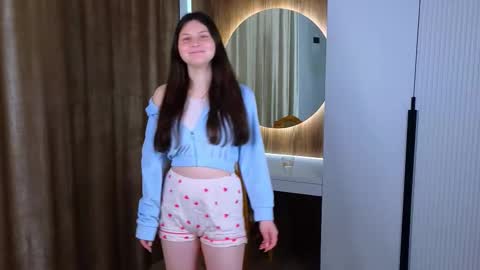 Alline online show from 11-18-25, 02:28