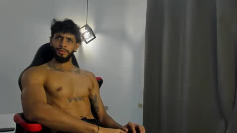 Snapshot of dwaynehoff chatting on 03-02-25, 02:08 DWAYNIE online show from 03-02-25, 02:08