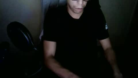 Snapshot of dwaynejamesjackson chatting on 12-17-25, 03:23 dwaynejamesjackson online show from 12-17-25, 03:23