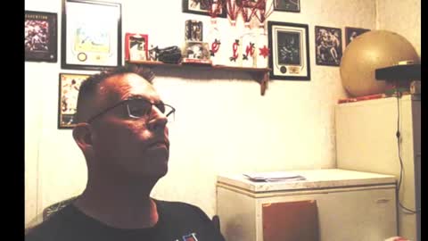 Snapshot of dwinmontana chatting on 09-13-25, 07:19 dwinmontana online show from 09-13-25, 07:19