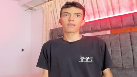 Snapshot of dylan_2005 chatting on 10-07-25, 11:40 Dylan online show from 10-07-25, 11:40