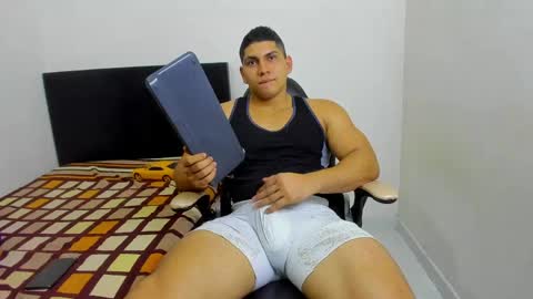 Snapshot of dylan_brook chatting on 05-27-26, 02:25 Dylan online show from 05-27-26, 02:25