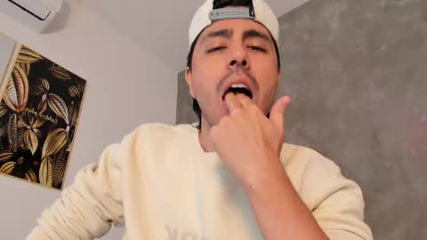 Dylan online show from 12-19-25, 11:28