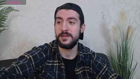 Snapshot of dylan_starxx chatting on 12-14-24, 05:40 Dylan online show from 12-14-24, 05:40