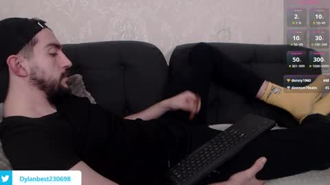 Snapshot of dylan_starxx chatting on 01-09-25, 06:17 Dylan online show from 01-09-25, 06:17