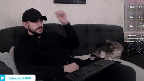 Snapshot of dylan_starxx chatting on 01-10-25, 12:04 Dylan online show from 01-10-25, 12:04