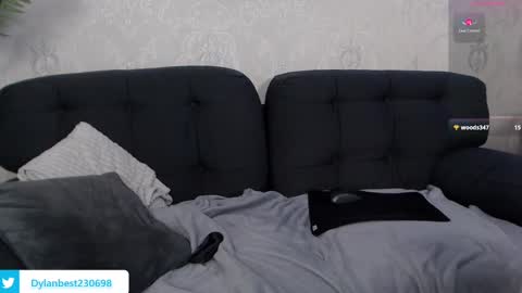 Snapshot of dylan_starxx chatting on 02-14-25, 09:34 Dylan online show from 02-14-25, 09:34