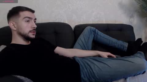 Snapshot of dylan_starxx chatting on 03-08-25, 12:44 Dylan online show from 03-08-25, 12:44