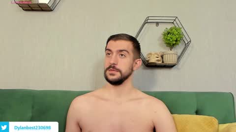 Snapshot of dylan_starxx chatting on 09-11-25, 01:49 Dylan online show from 09-11-25, 01:49