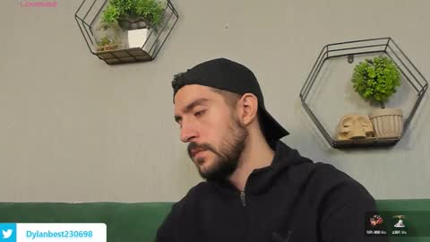 Snapshot of dylan_starxx chatting on 09-17-25, 10:22 Dylan online show from 09-17-25, 10:22