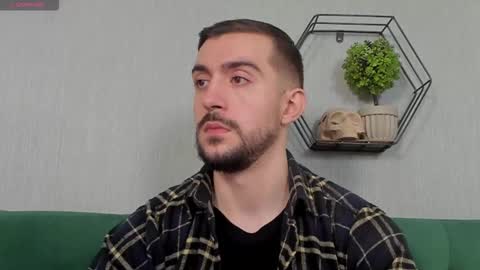 Snapshot of dylan_starxx chatting on 10-06-25, 08:50 Dylan online show from 10-06-25, 08:50