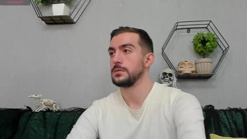 Snapshot of dylan_starxx chatting on 10-13-25, 11:16 Dylan online show from 10-13-25, 11:16