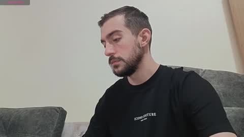 Snapshot of dylan_starxx chatting on 10-26-25, 06:41 Dylan online show from 10-26-25, 06:41